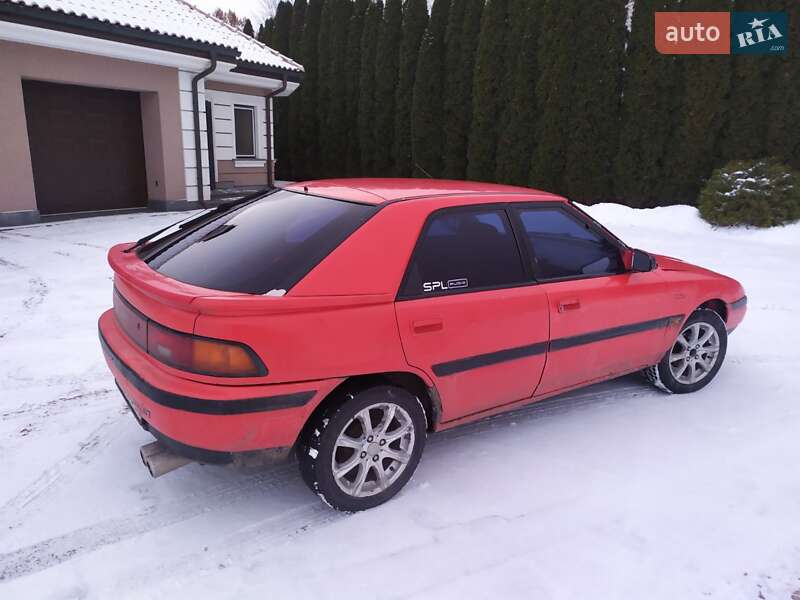 Купе Mazda 323 1992 в Обухове