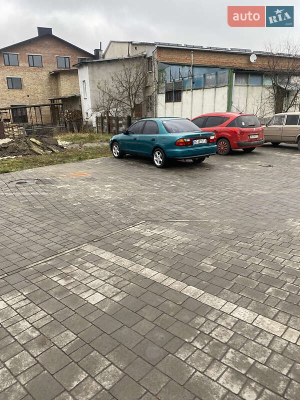 Седан Mazda 323 1997 в Бродах