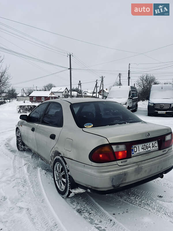 Седан Mazda 323 1997 в Иваничах