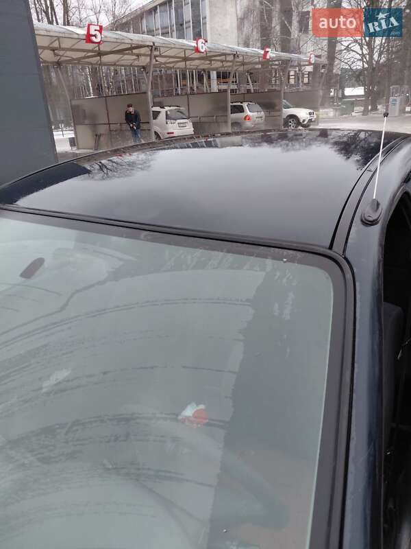 Седан Mazda 323 1997 в Черновцах