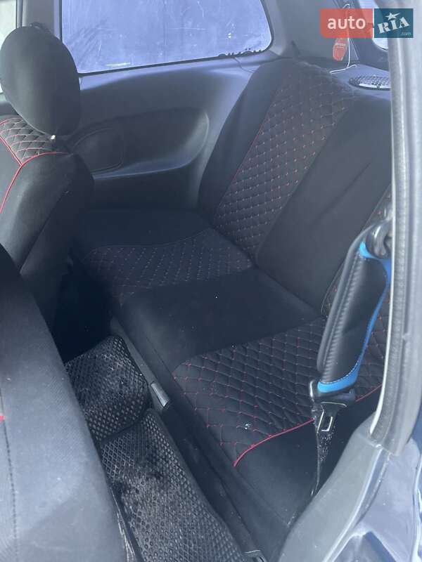 Хэтчбек Mazda 323 1999 в Тернополе