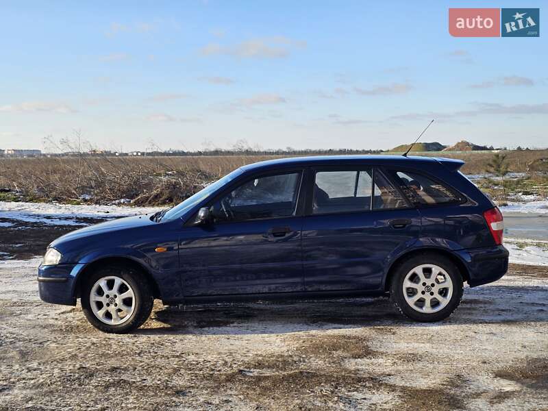 Хетчбек Mazda 323 1998 в Чорноморську
