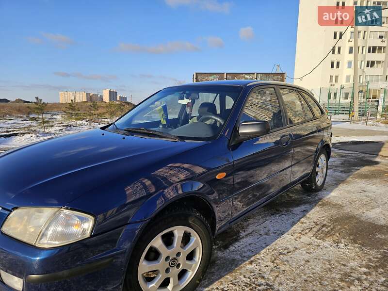 Хетчбек Mazda 323 1998 в Чорноморську