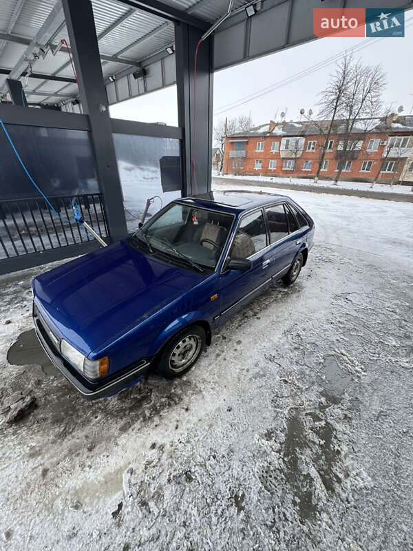 Mazda 323 1986 Mazda 323 1986