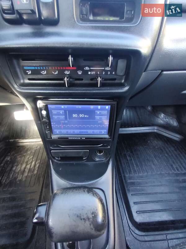 Хэтчбек Mazda 323 1996 в Остроге