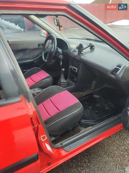 Хетчбек Mazda 323 1993 в Знам'янці