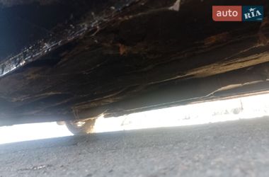 Седан Mazda 323 2002 в Ріпках