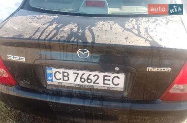 Седан Mazda 323 2002 в Ріпках