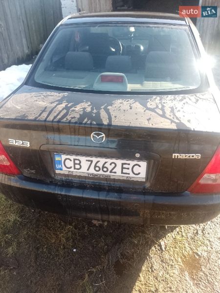 Седан Mazda 323 2002 в Ріпках