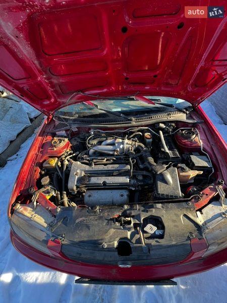Седан Mazda 323 1995 в Стреховцы