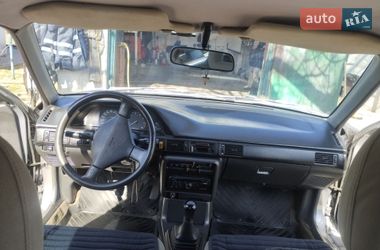 Седан Mazda 323 1989 в Полтаве