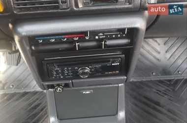Седан Mazda 323 1989 в Полтаве
