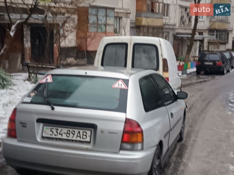 Хетчбек Mazda 323 1997 в Запоріжжі