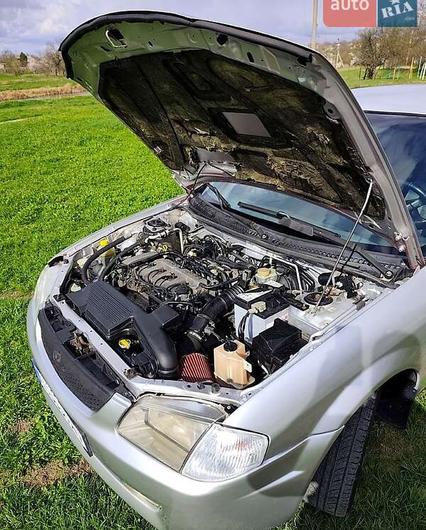 Седан Mazda 323 1998 в Вознесенске