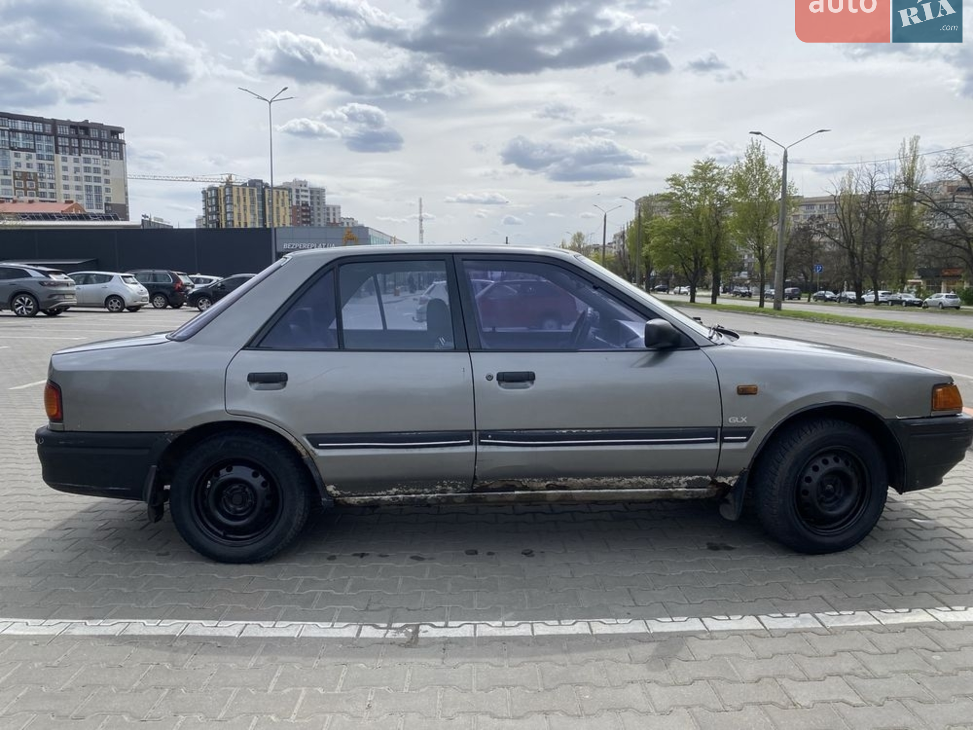 Mazda 323 1995