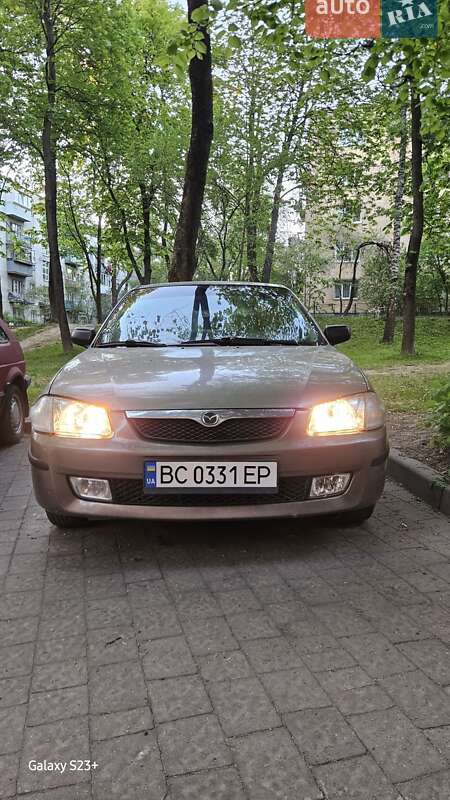 Хэтчбек Mazda 323 2000 в Львове