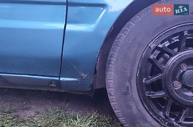 Седан Mazda 323 1993 в Кременце