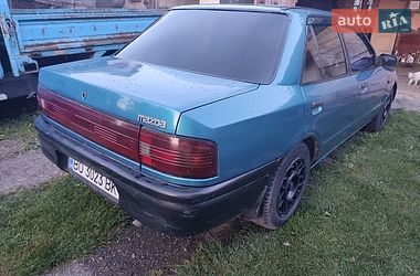 Седан Mazda 323 1993 в Кременце