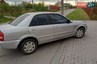 Седан Mazda 323 2002 в Львове
