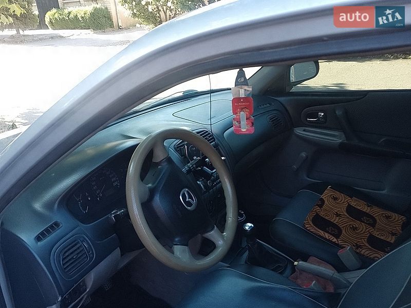 Хэтчбек Mazda 323 2000 в Берегово