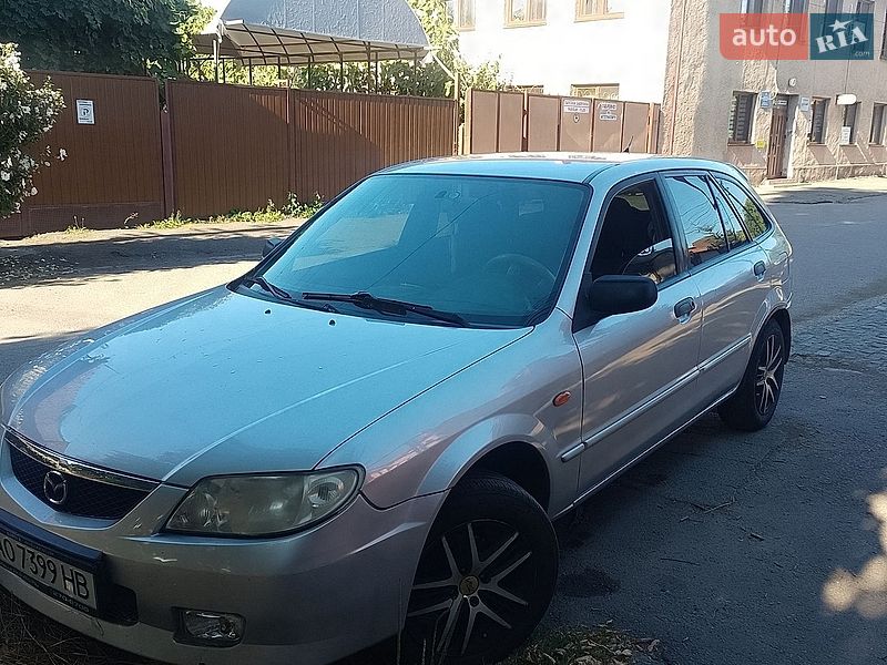 Хетчбек Mazda 323 2000 в Береговому