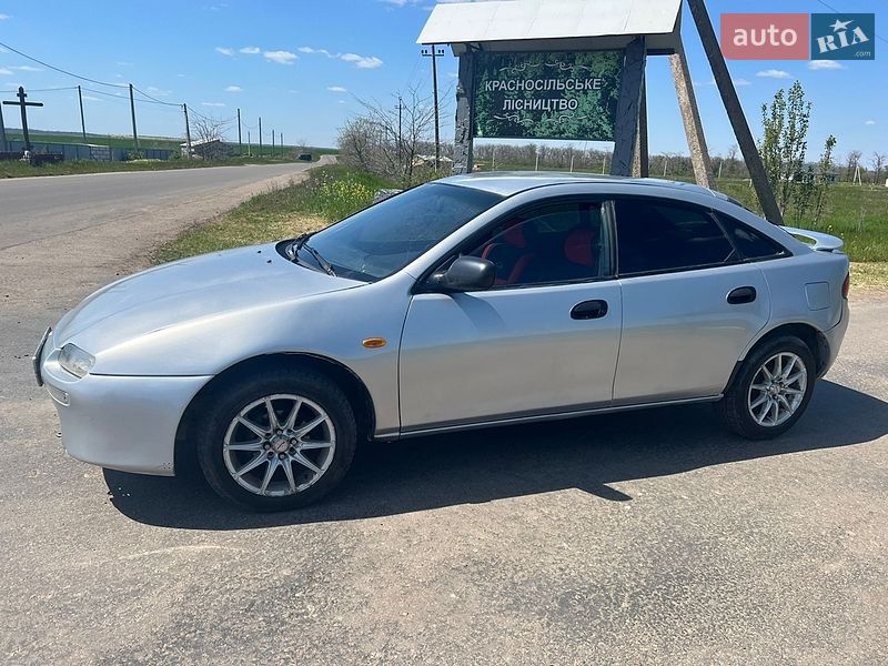 Седан Mazda 323 1995 в Одесі