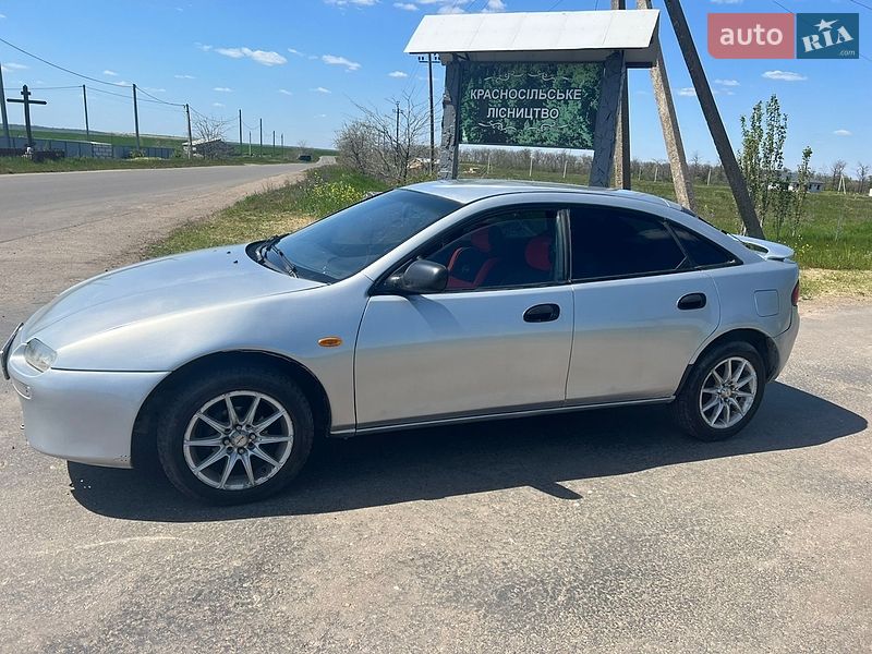 Седан Mazda 323 1995 в Одесі