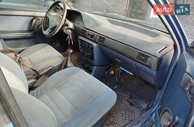 Седан Mazda 323 1990 в Дніпрі