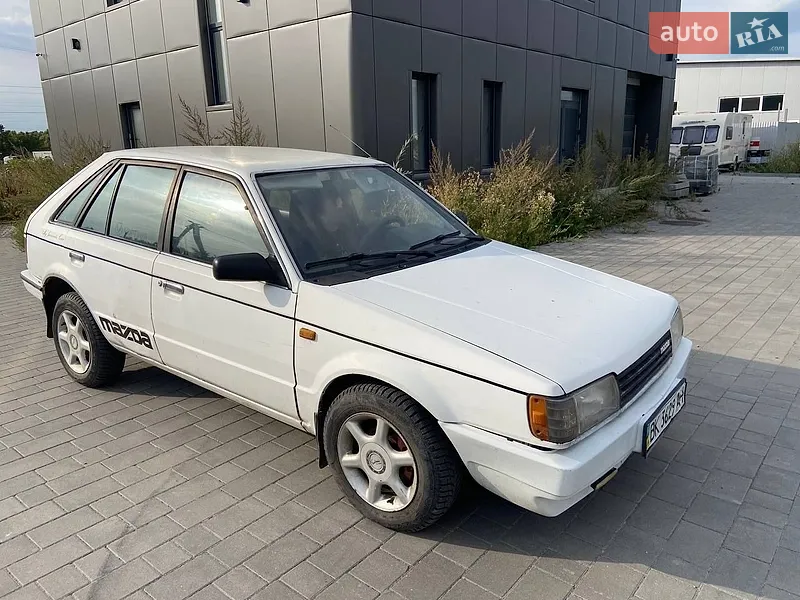 Mazda 323 1986