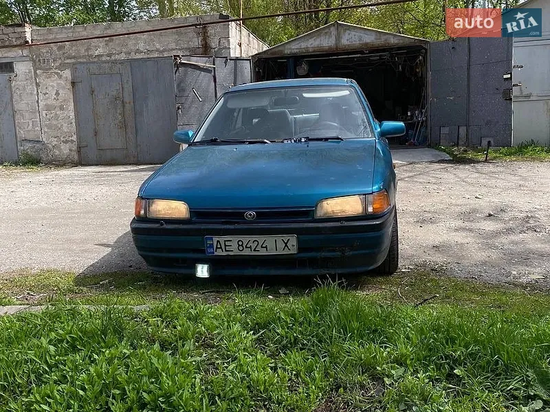Mazda 323