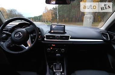 Седан Mazda 3 2016 в Киеве