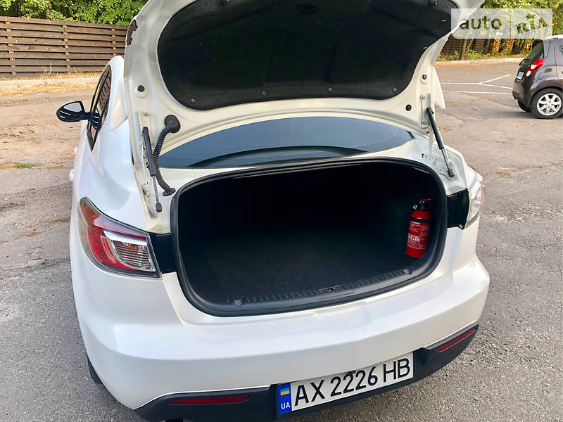 Седан Mazda 3 2009 в Харкові