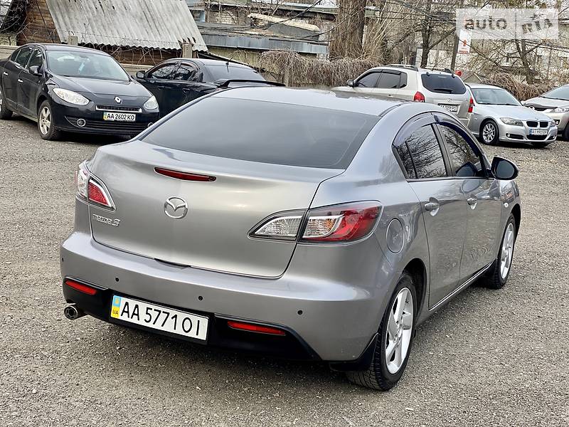 Седан Mazda 3 2011 в Киеве