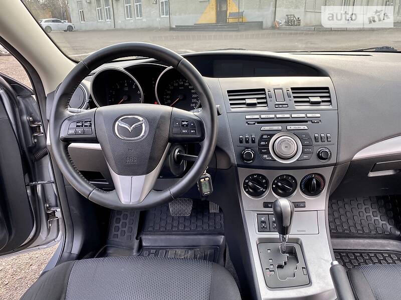 Седан Mazda 3 2011 в Киеве