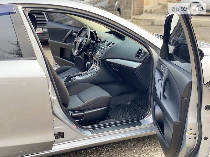 Седан Mazda 3 2011 в Киеве
