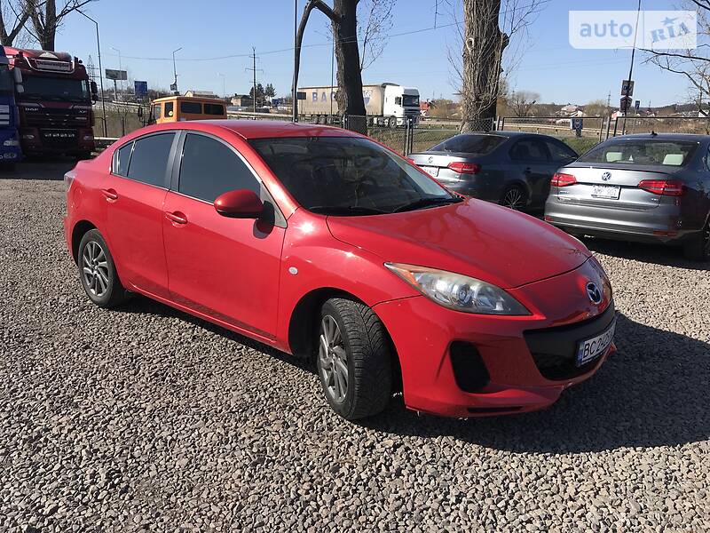 Седан Mazda 3 2013 в 