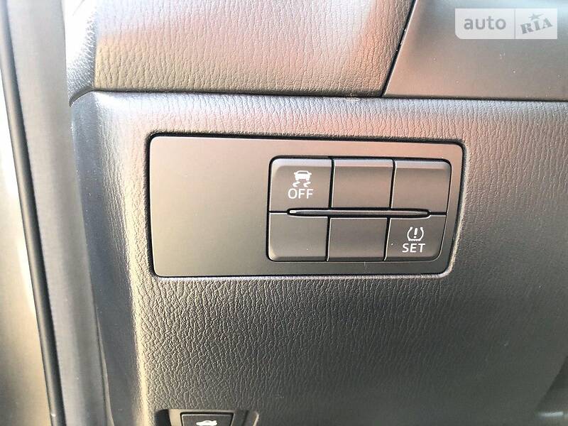 Седан Mazda 3 2017 в Львові