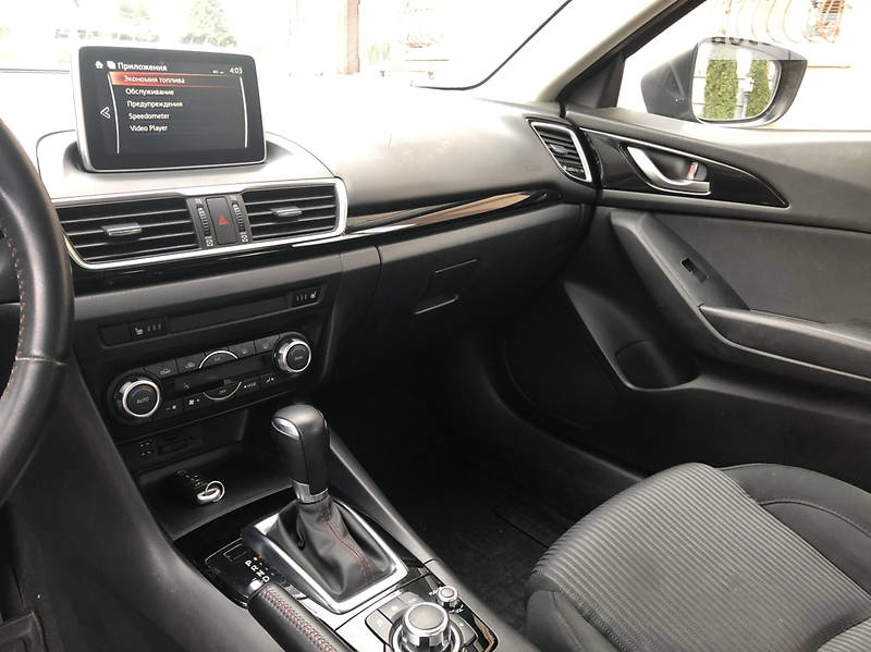 Седан Mazda 3 2015 в Киеве