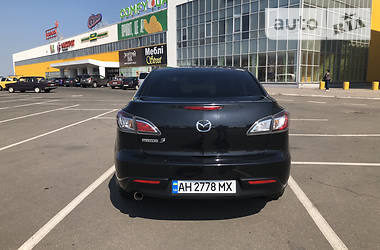 Седан Mazda 3 2010 в Мариуполе