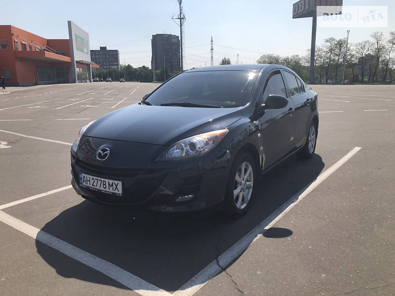 Седан Mazda 3 2010 в Мариуполе