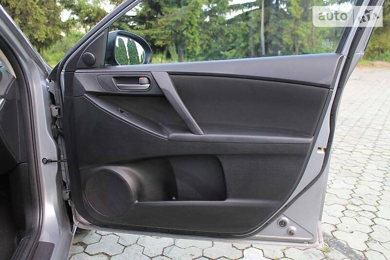 Хетчбек Mazda 3 2012 в Дубні