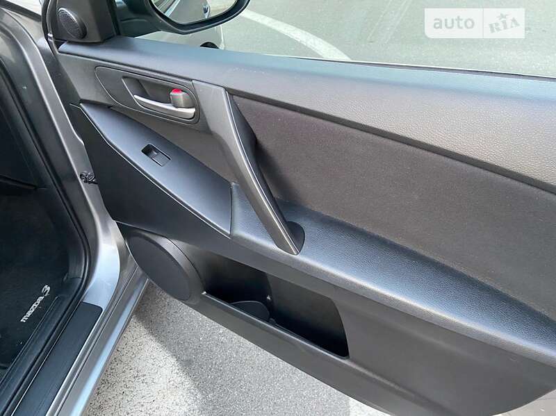 Седан Mazda 3 2010 в Києві фото 12 Седан Mazda 3 2010 в Києві