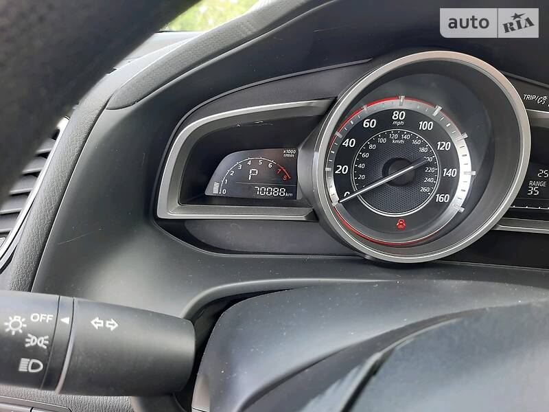 Седан Mazda 3 2016 в Дніпрі