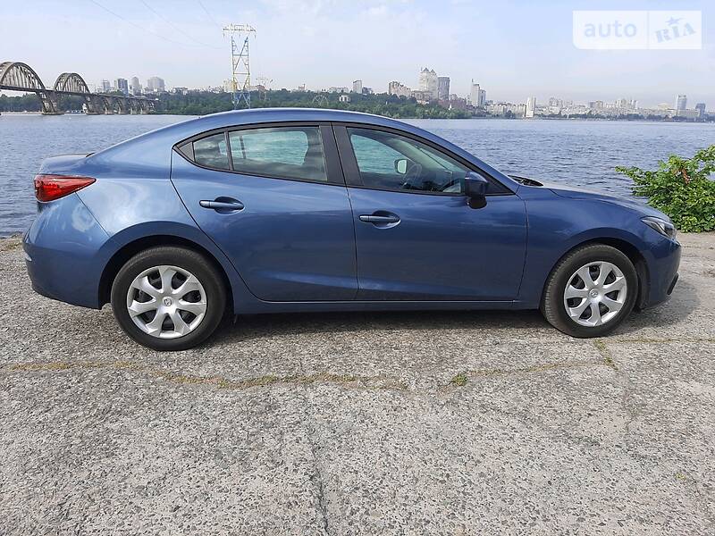 Седан Mazda 3 2016 в Дніпрі