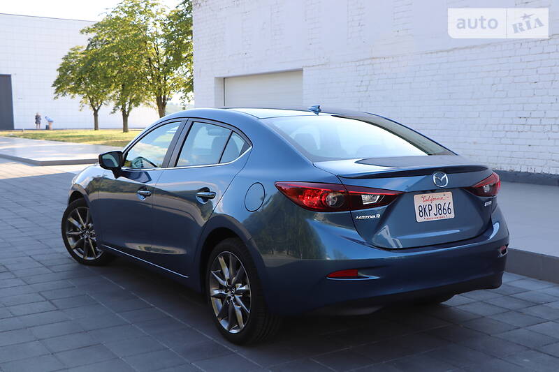 Седан Mazda 3 2018 в Кременчуці