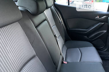 Хетчбек Mazda 3 2015 в 