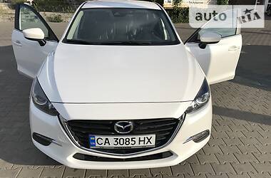 Седан Mazda 3 2018 в Киеве