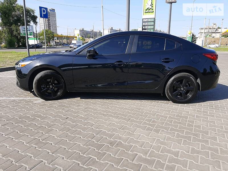 Седан Mazda 3 2017 в Дніпрі