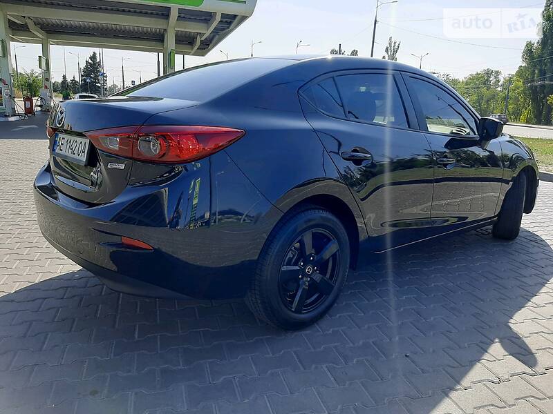 Седан Mazda 3 2017 в Дніпрі