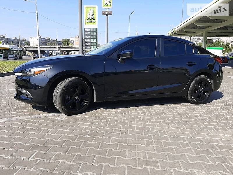Седан Mazda 3 2017 в Дніпрі